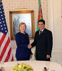 US Secretary of State Hillary Clinton with Turkmenistan's President Gurbangulu Berdimuhamedov at the Plaza Hotel in New York on September 21, 2009, at the opening of the 64th UN General Assembly. (Photo: US State Department)
